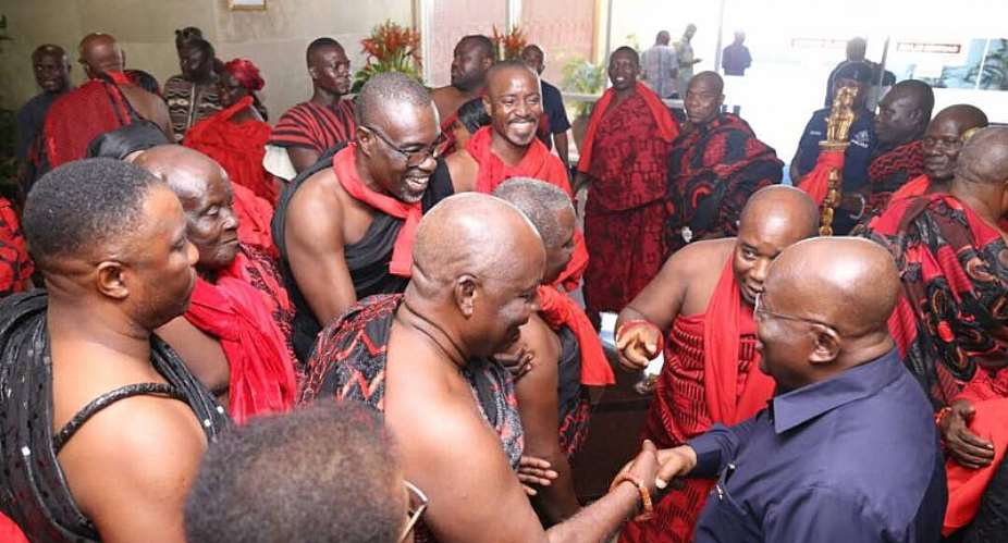 President Akufo-Addo Consoles Family Of The Late James Town Chief