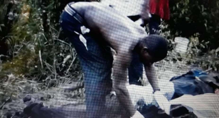 Police Dig Out Decomposed Fulani Man Buried At Ayiwata