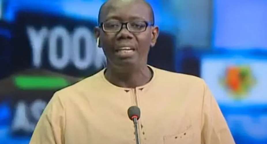 A Dakar court judge charged Zik Fm editor-in-chief Simon Pierre Faye with spreading false news and released him under judicial control. (Screenshot: Sen Tv/YouTube)