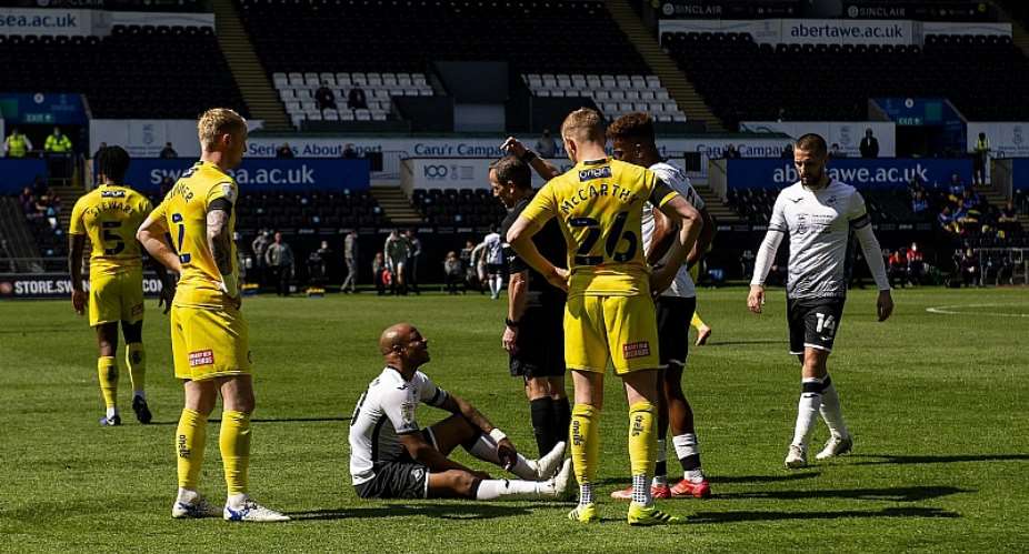 Andre Ayew to miss Swansea City tie with QPR due to injury