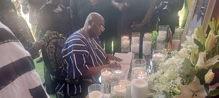 Bawumia commiserates with Rashid Bawas family, signs Book of Condolence