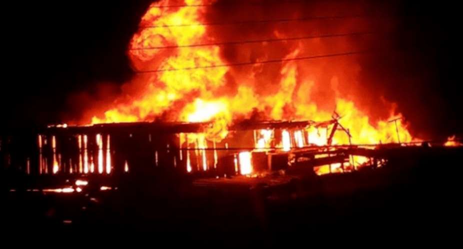 Breaking News: Mankessim Market currently on fire Video