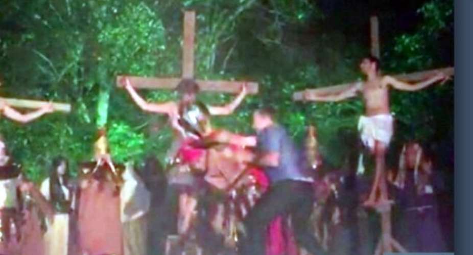 Man Attacks Actor Playing Roman Soldier In 'Passion of Christ' Play
