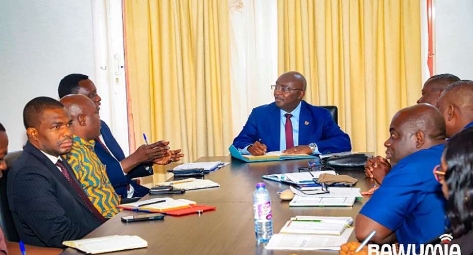 NPP flagbearer Dr Mahamudu Bawumia in a meeting with the CHASS national executives