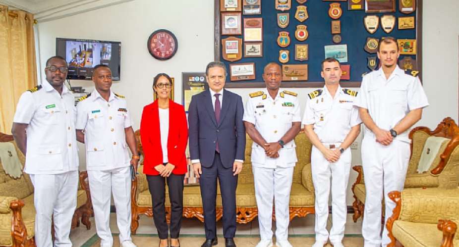 Spanish Ambassador calls on Western Naval Command