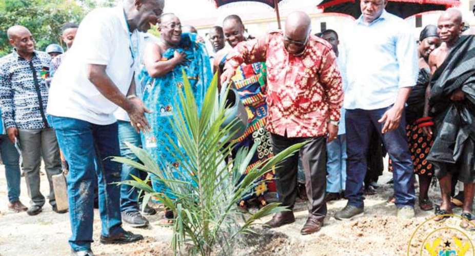 President Akufo-Addo planting a tree to launch the programme