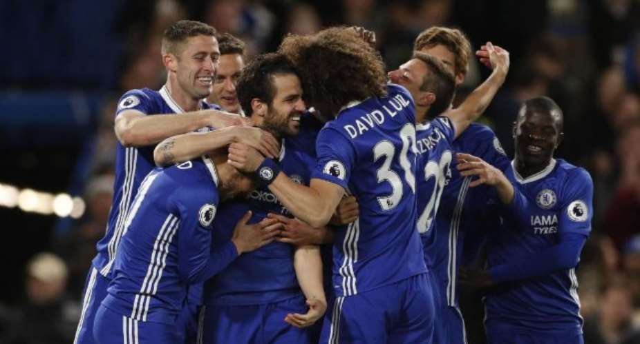 Chelsea take step closer to title with Southampton win