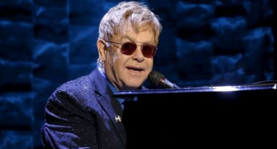 Elton John suffered deadly bacterial infection on tour