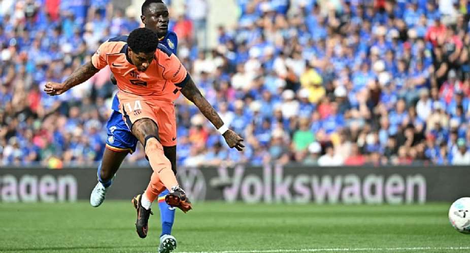 Rashford scores as Barcelona close in on La Liga title