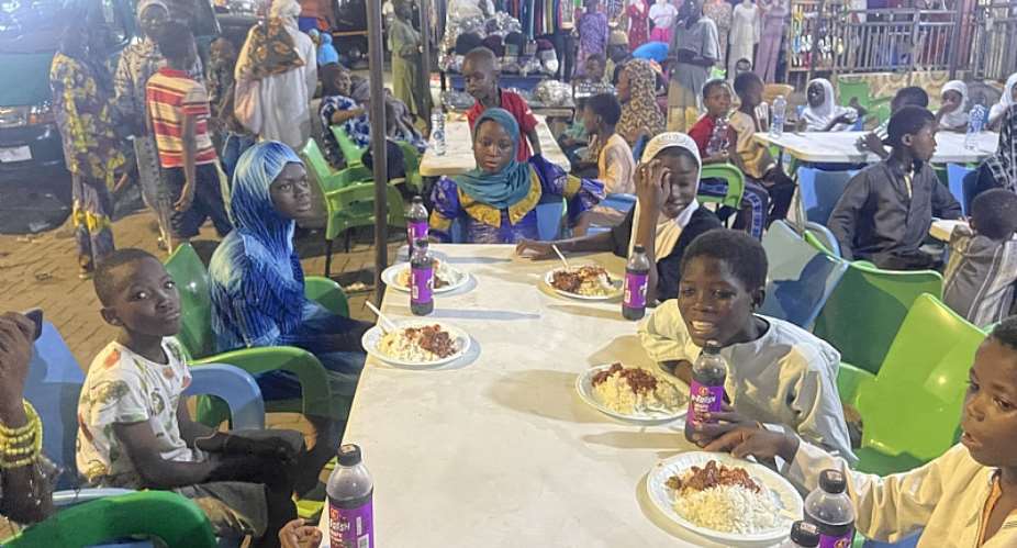 Right to Live Foundation, Mohammed  Fatima Center for Guidance host Ramadan Iftar for Nima and Mamobi residents