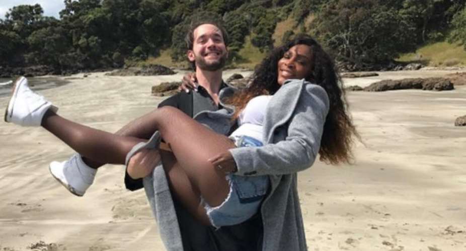 Black Men Angry At Serena Williams For Getting Pregnant For A White Man