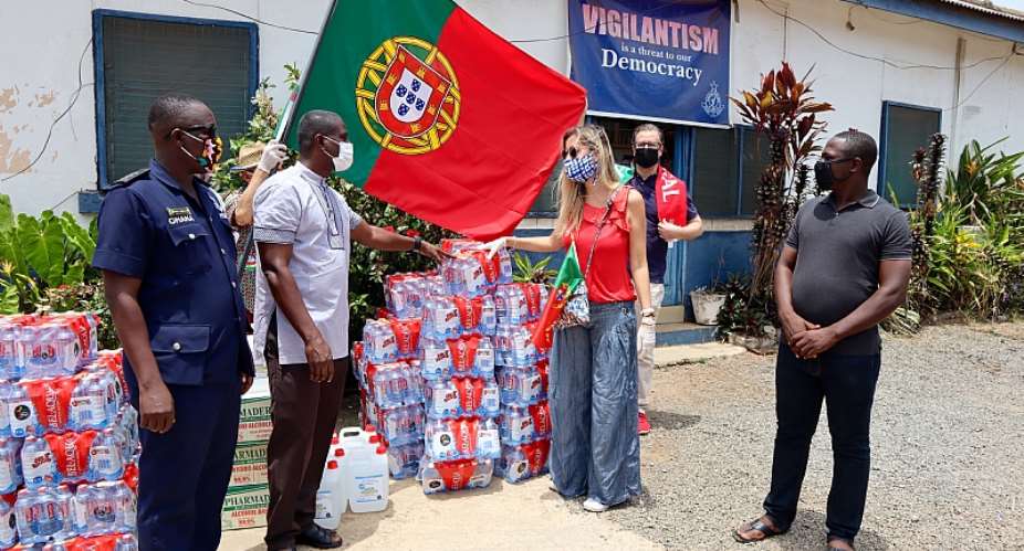 Portuguese Community In Ghana Donates Goods To The Ghana Police
