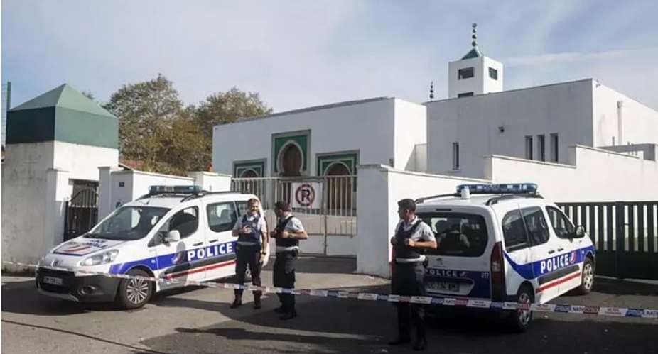 French police are hunting a man suspected of killing a Muslim worshipper inside a mosque in the south of the country while filming the murder on a mobile phone and shouting insults at Islam.  AFP