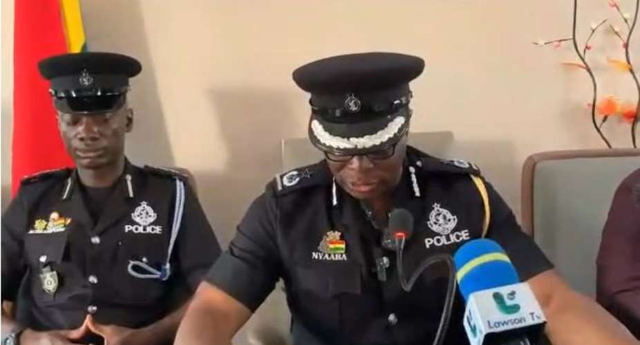 Police kill two suspected highway robbers, officer injured in gun battle