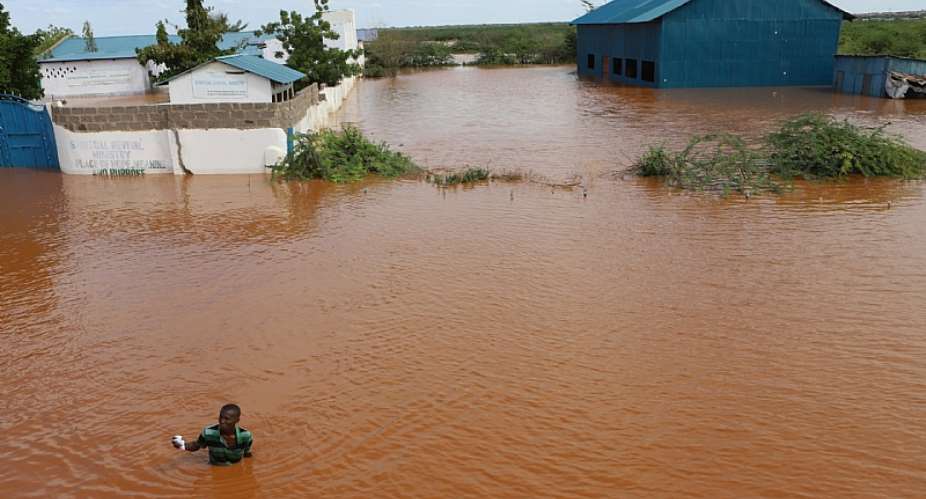Kenyas Education Ministry delays school reopening by a week due to heavy rains
