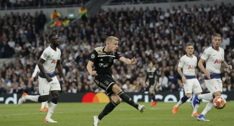 Tottenham Beaten By Ajax In First Leg
