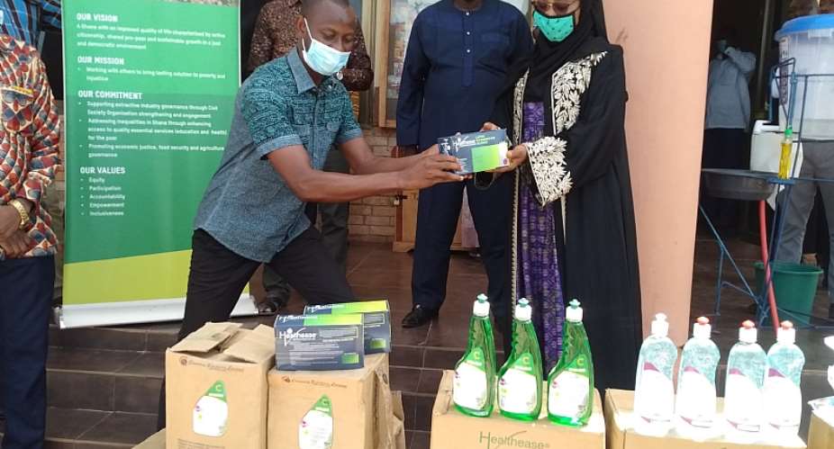 Oxfam Donates Medical Items To Sagnarigu Health Team