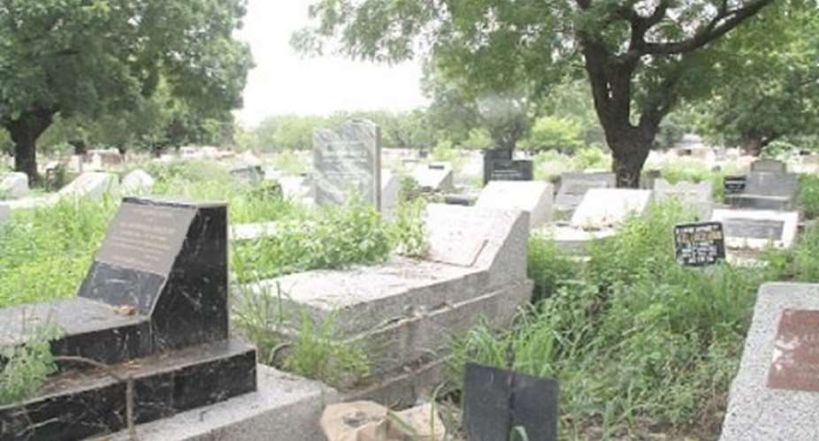 Grave diggers demand proper lighting system to save Tafo cemetery