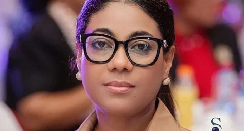 Adamus Resources Boss Angela List buys Otumfuo gold artwork for GH¢1million