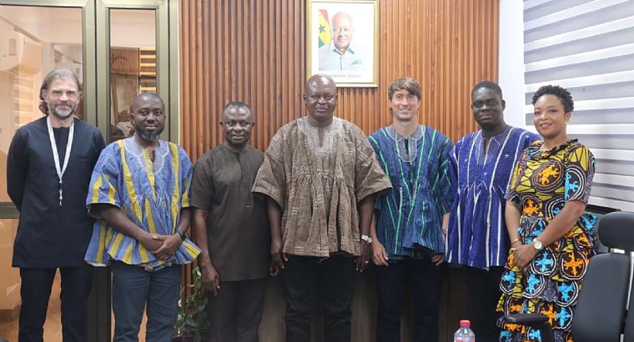 Air Ghana visits transport minister on cargo expansion plans