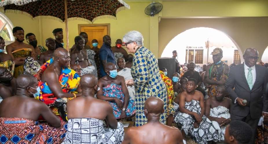 Outgoing US Ambassador visits Otumfuo to inform him of her departure from Ghana