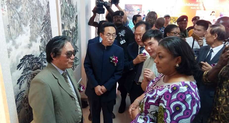 First Lady Inaugurates Chinese Art Exhibition