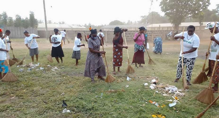 Keta: NDC women group organizes clean up exercise to mark Easter