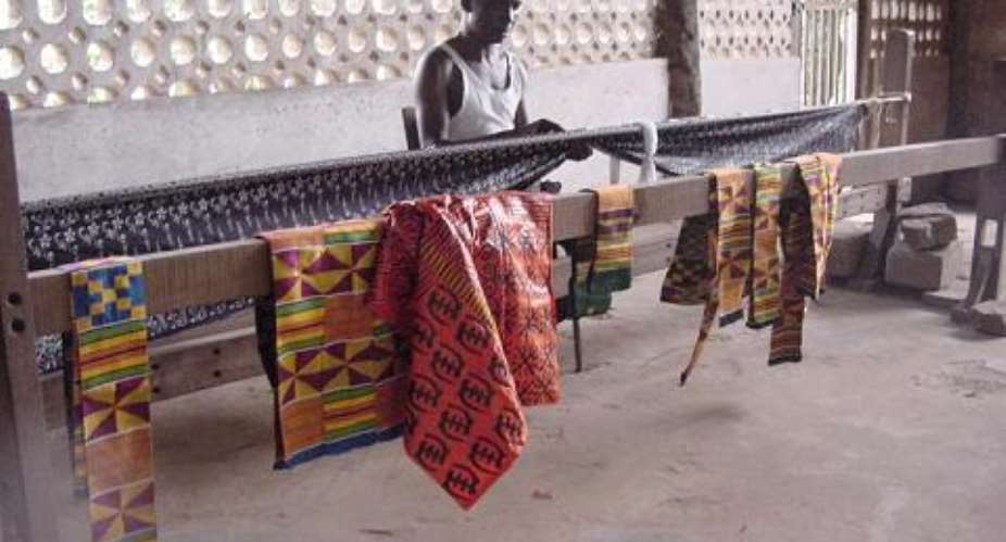 Bonwire Children Abandon School To Weave Kente