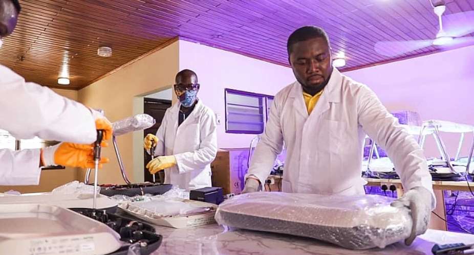 Health Minister applauds AHS for assembling firefly phototherapy equipments in Ghana