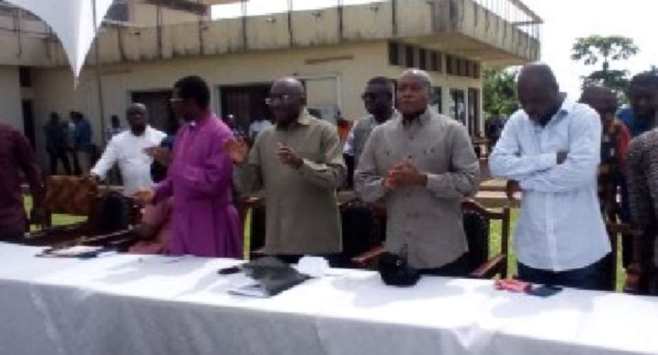 Dr. Mahamudu Bawumia with the clergy