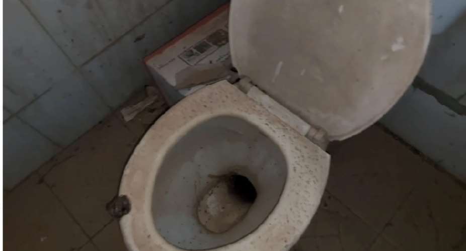 Former DCE leaves official residence empty, rotten