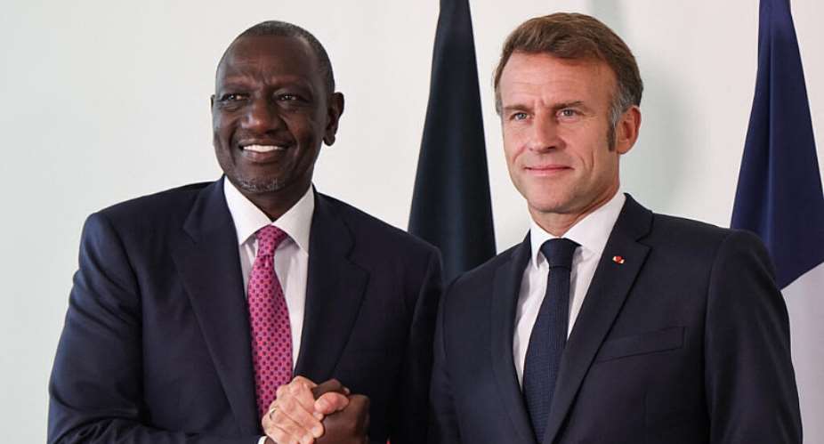 Emmanuel Macron shakes hands with William Ruto at a meeting on the sidelines of the United Nations General Assembly on 24 September, 2025. -  LUDOVIC MARIN / AFP
