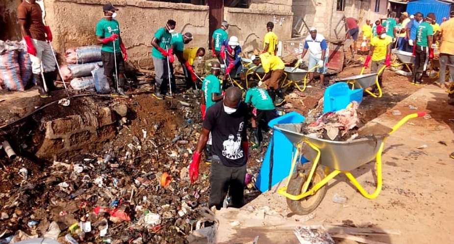 Zoomlion And Wash Africa Tackle Filth In Nima