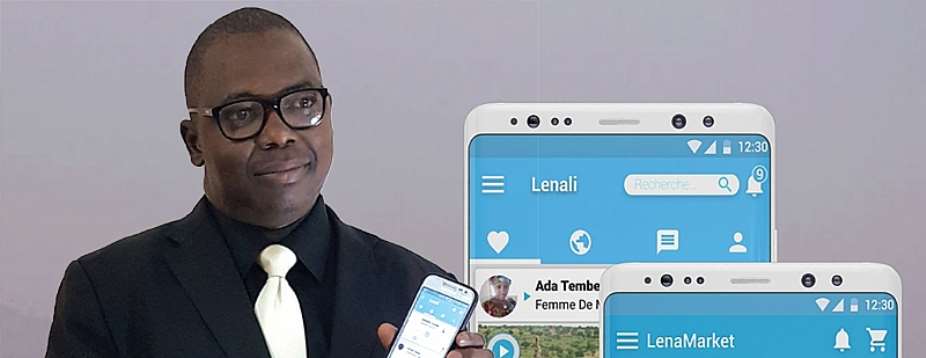 Mamadou Gouro Sidib displays the Lenali app.