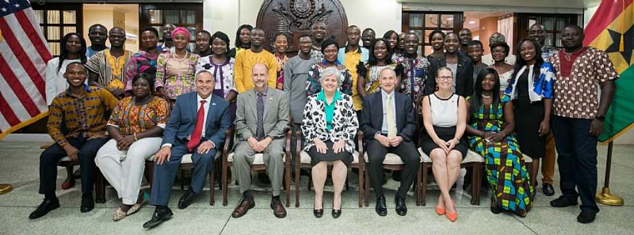 Ambassador Sullivan with the 2019 YALI Cohort and other U. S. Embassy officials