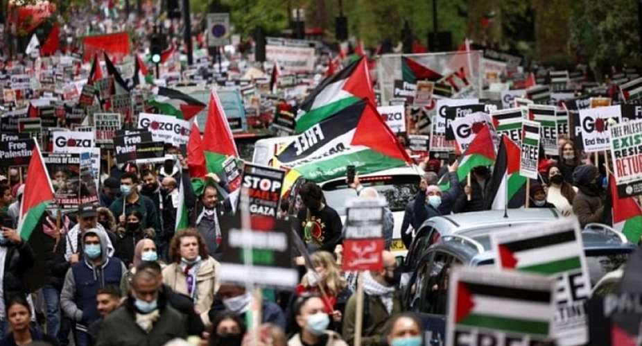Attractive Mustapha covers London protest against violence in Gaza Video
