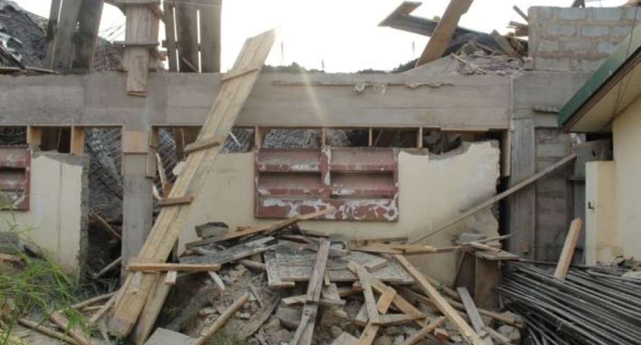 AR: Collapsed building kills two children after torrential rains at Bepoase