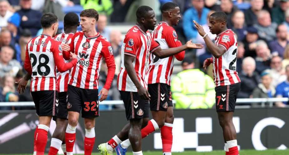 PL wrap up: Sunderland clinch huge three points at Everton, Leeds seal last-gasp win over Brighton, Brentford held by Crystal Palace