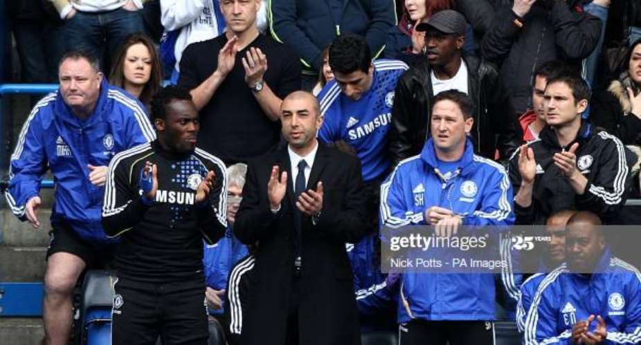 Michael Essien with Roberto Di Matteo and former Chelsea assistant, Steve Holland