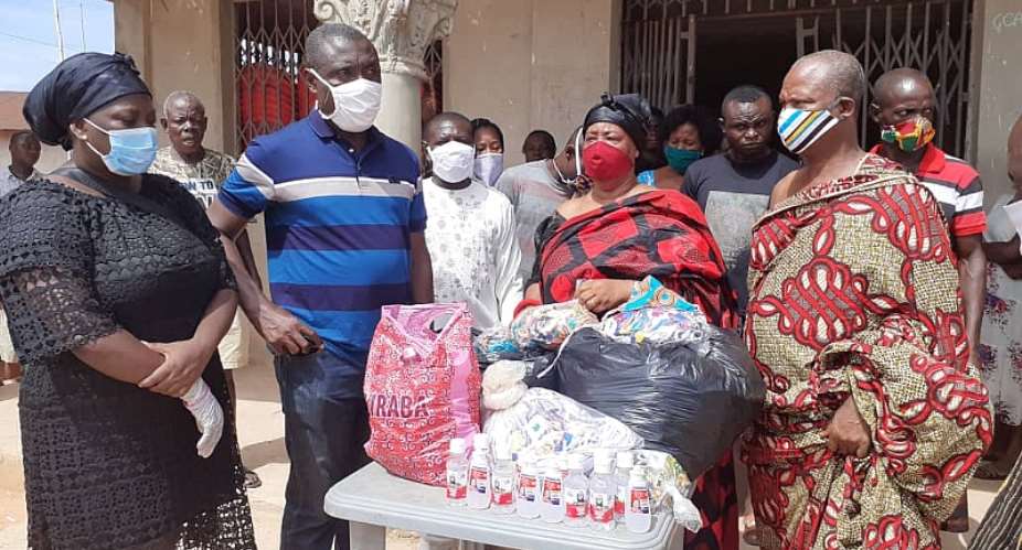 Gomoa Aboso Queenmother Welcomes Isolation Centre Donates 1,000 Nose Masks