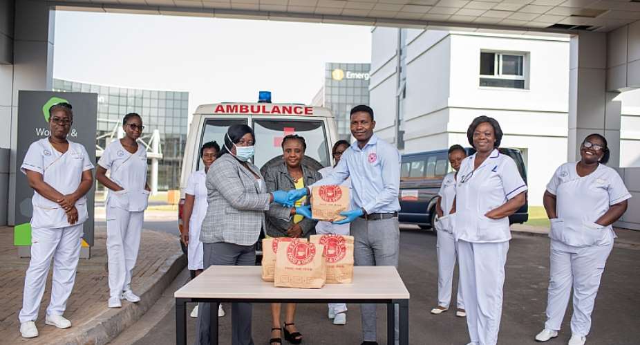 Starbites Donates to UG Medical School