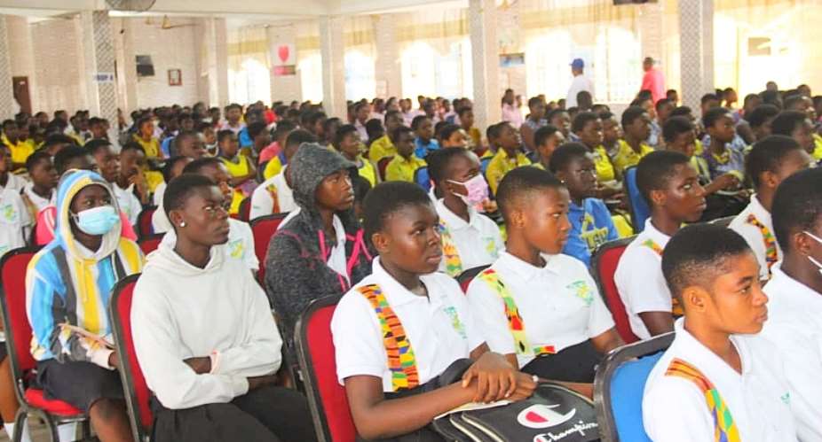 Obuasi Area Pemem teams up with GES to sensitize final year JHS students on making good career choices