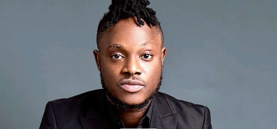 Dumsor: I sleep beside my ‘freezer’ with the door open, use my wife’s rechargeable ‘makeup fans’ —Keche reveals how he deals with heat at night