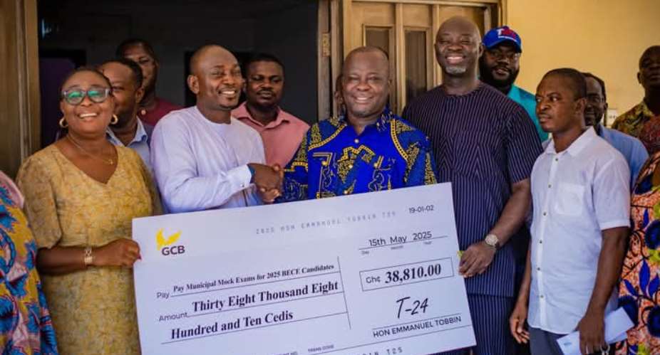 Anyaa Sowutuom MP pays mock exam fees, donates equipment to education directorate