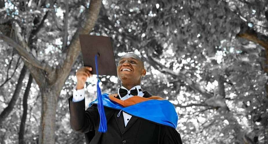 <a href=https://pixabay.com/photos/graduation-ceremony-joy-university-2349741/>Image from Pixabay</a>
