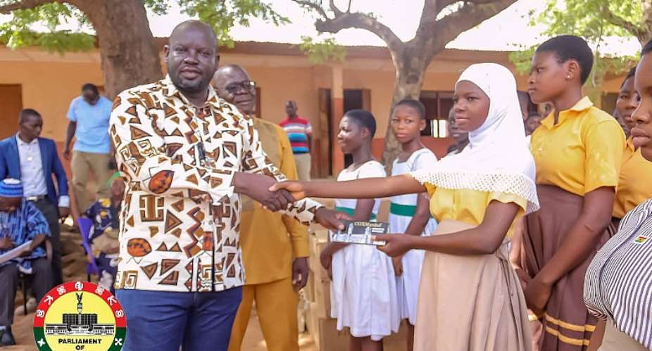 BECE 2026: Bongo MP donates 2,100 mathematical sets to candidates