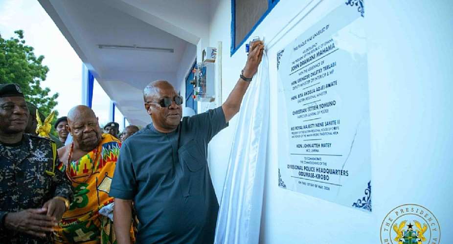 Mahama commissions divisional police headquarters at Laasi, Krobo-Odumase