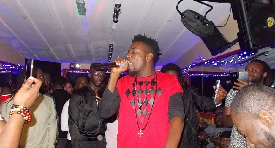 Kwaw Kese Mad In Londons Gold-Coast Bar  Restaurant