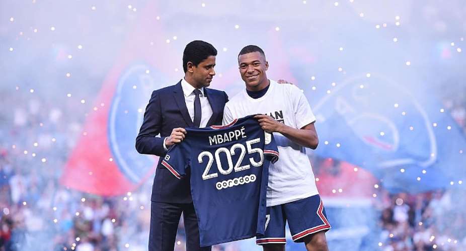 Mbappe extends PSG contract until 2025 in hammer blow to Real Madrid