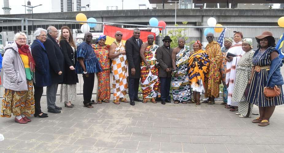 Amsterdam South East Neighborhood Transition Hub Graced by high Powerful Dignitaries